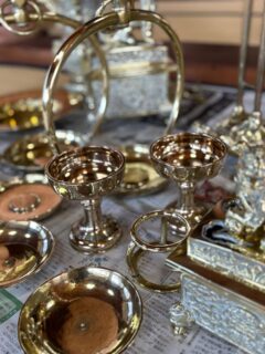 秋季永代経準備🍁

昨日は来週末にある永代経のためにお磨きをご門徒の方々としました。

朝早くからお手伝い頂きありがとうございました🙏

#願應寺
#稲沢市
#お寺
#浄土真宗
#真宗大谷派
#親鸞聖人
#秋季永代経
#永代経法要 
#お磨き